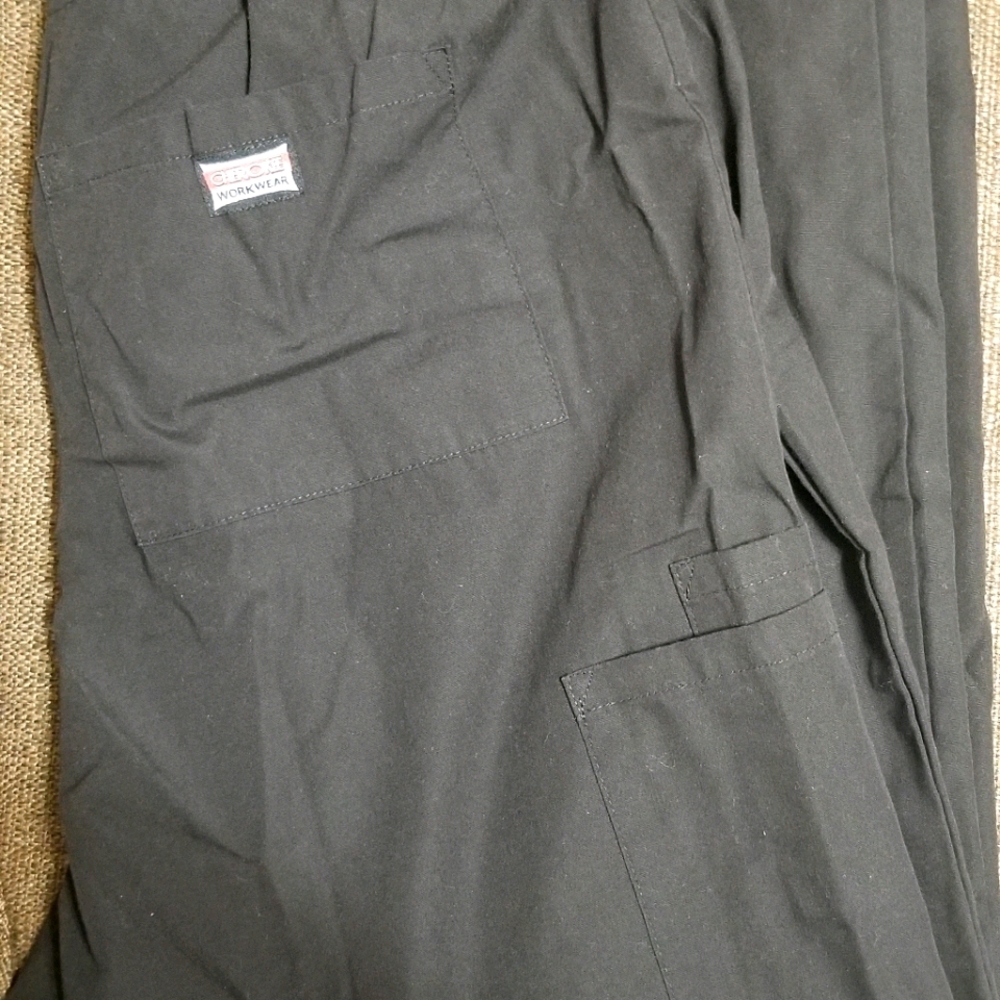 Cherokee scrubs/workwear